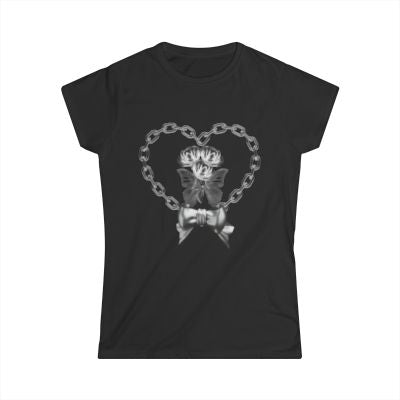 Heart Chain Bouquet Tee — Floral Heart Graphic Women's T‑Shirt